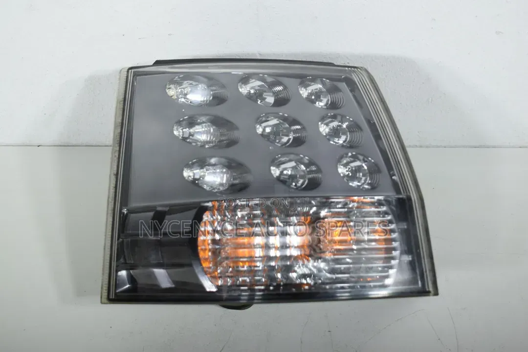 Tailight Outlander 2008