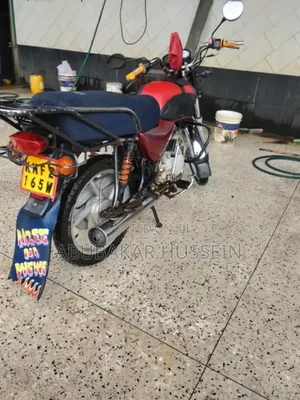 Bajaj Boxer 2024 Red