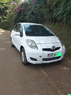 Toyota Vitz 2010 White