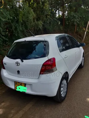 Toyota Vitz 2010 White
