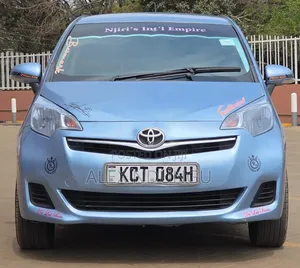 Toyota Ractis 2012