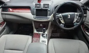 Toyota Crown 2010 Black