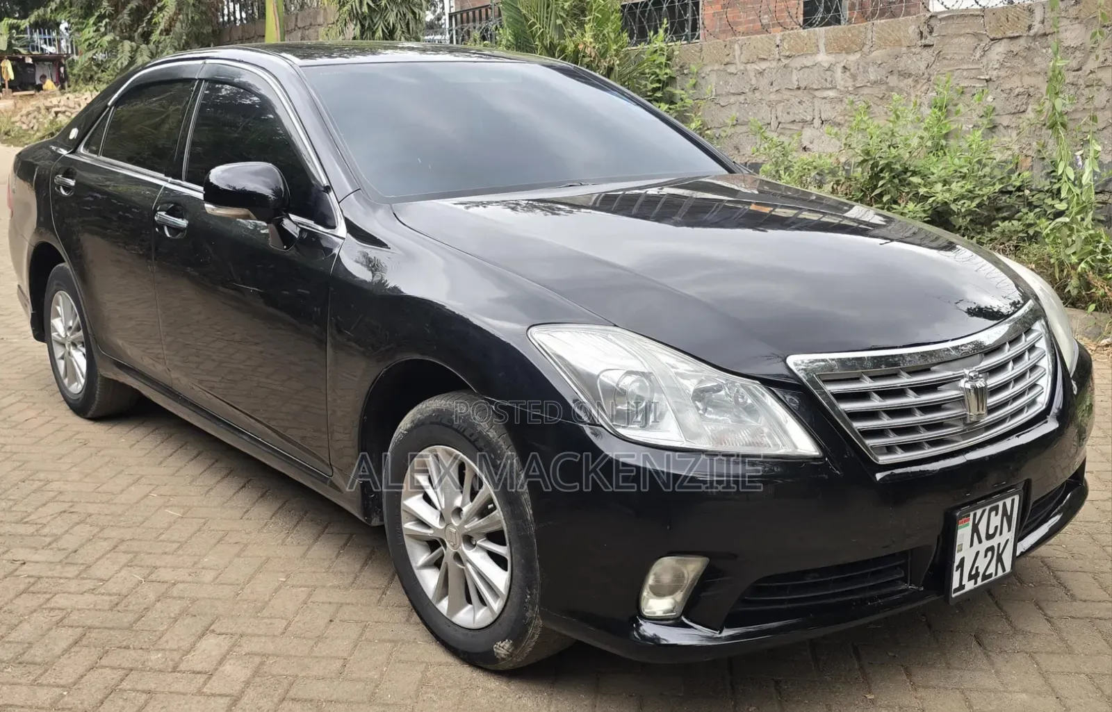 Toyota Crown 2010 Black