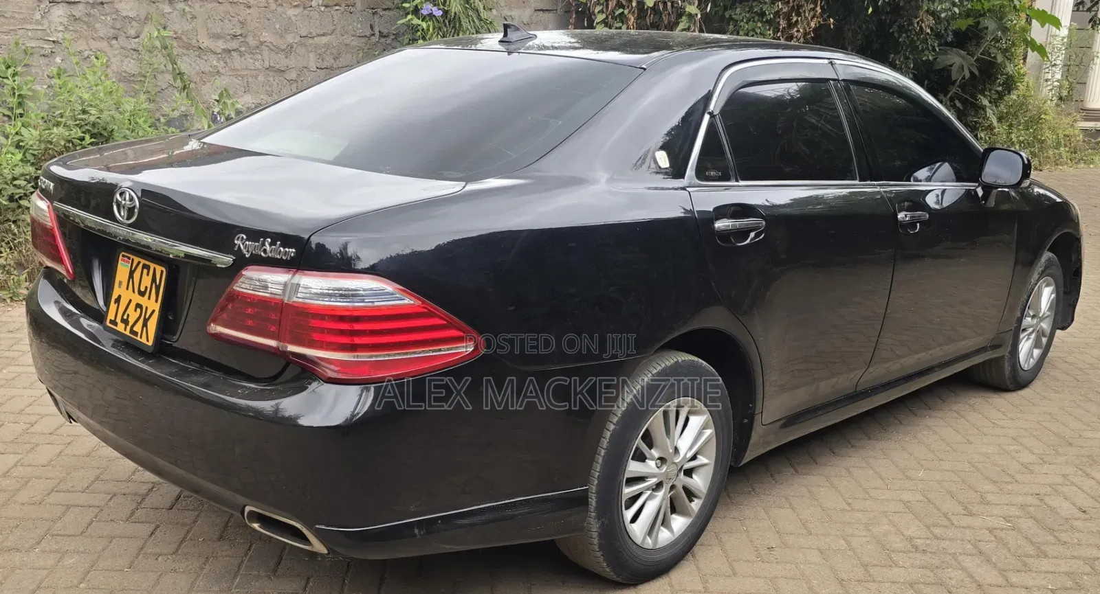 Toyota Crown 2010 Black