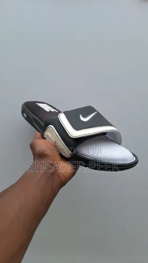 Nike Comfort Slide