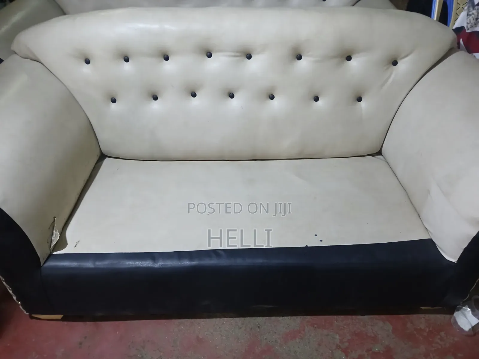 7 Seater Leather Sits