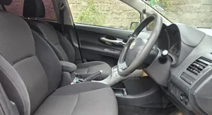 Toyota Auris 2010 Red