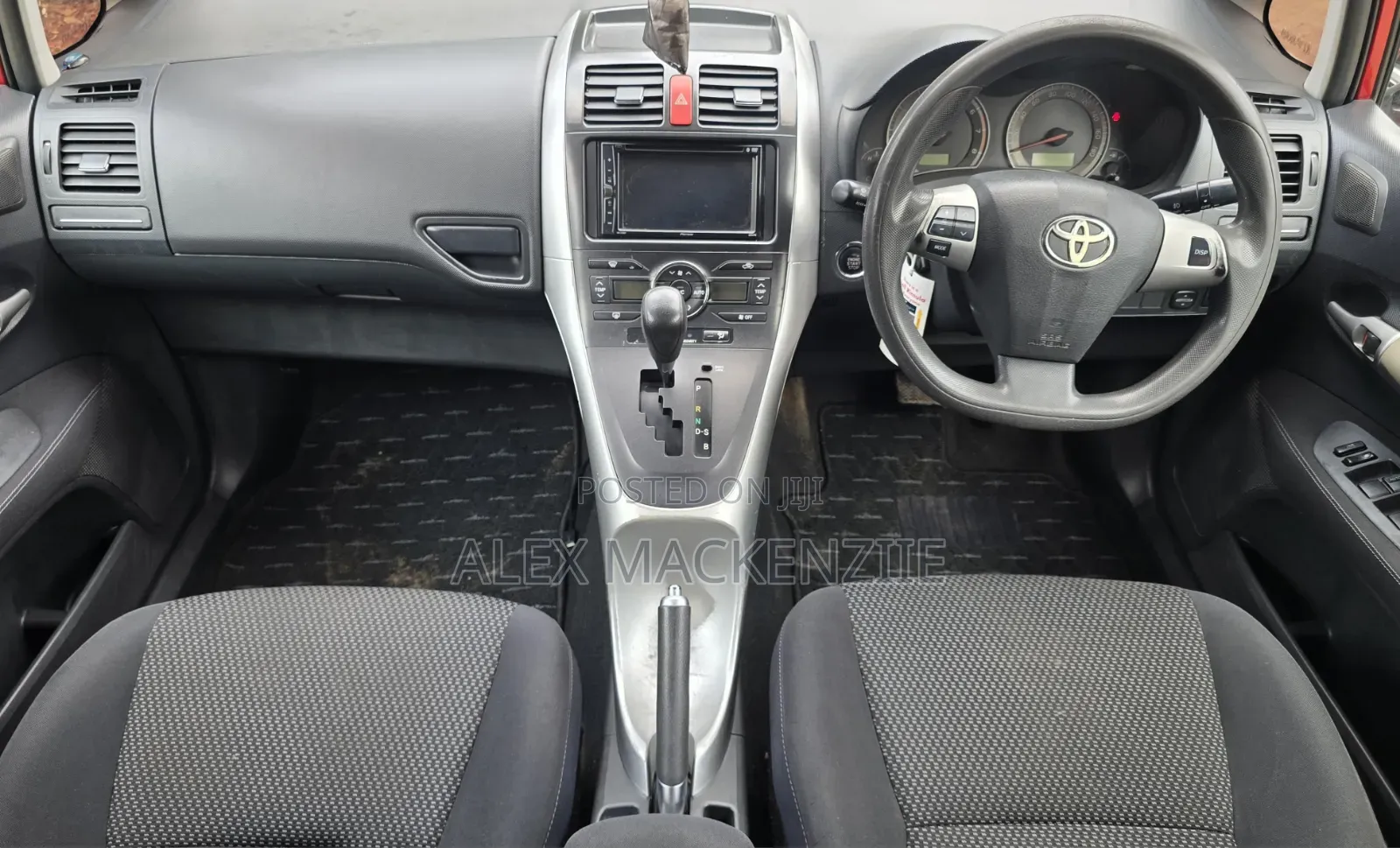 Toyota Auris 2010 Red