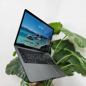 Laptop Apple MacBook Pro 2022 M2 8GB Apple M2 SSD 256GB