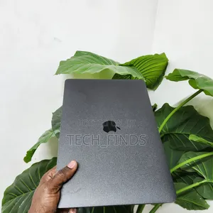 Laptop Apple MacBook Pro 2022 M2 8GB Apple M2 SSD 256GB