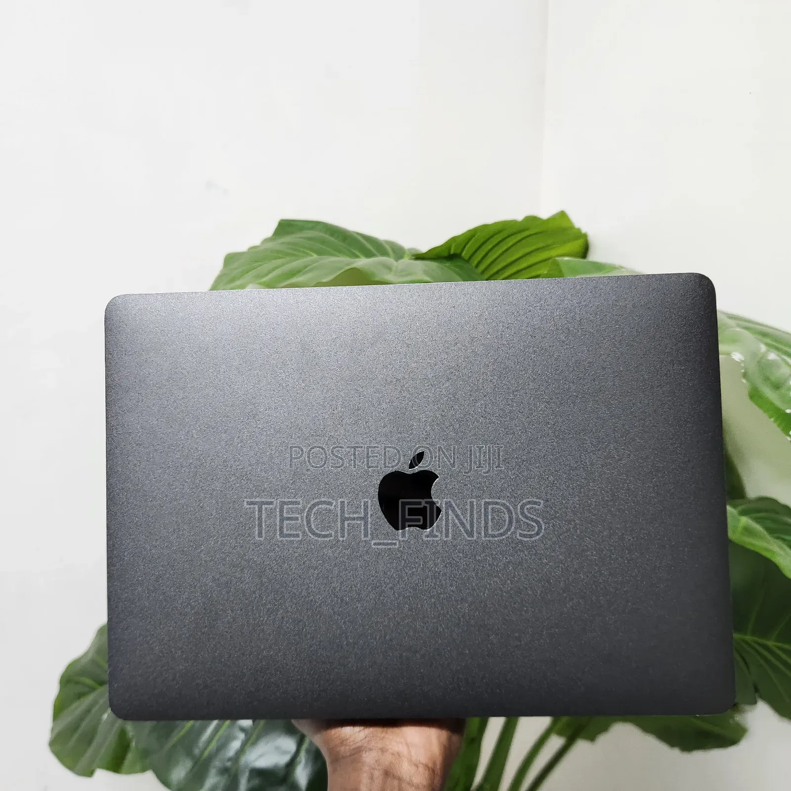 Laptop Apple MacBook Pro 2022 M2 8GB Apple M2 SSD 256GB