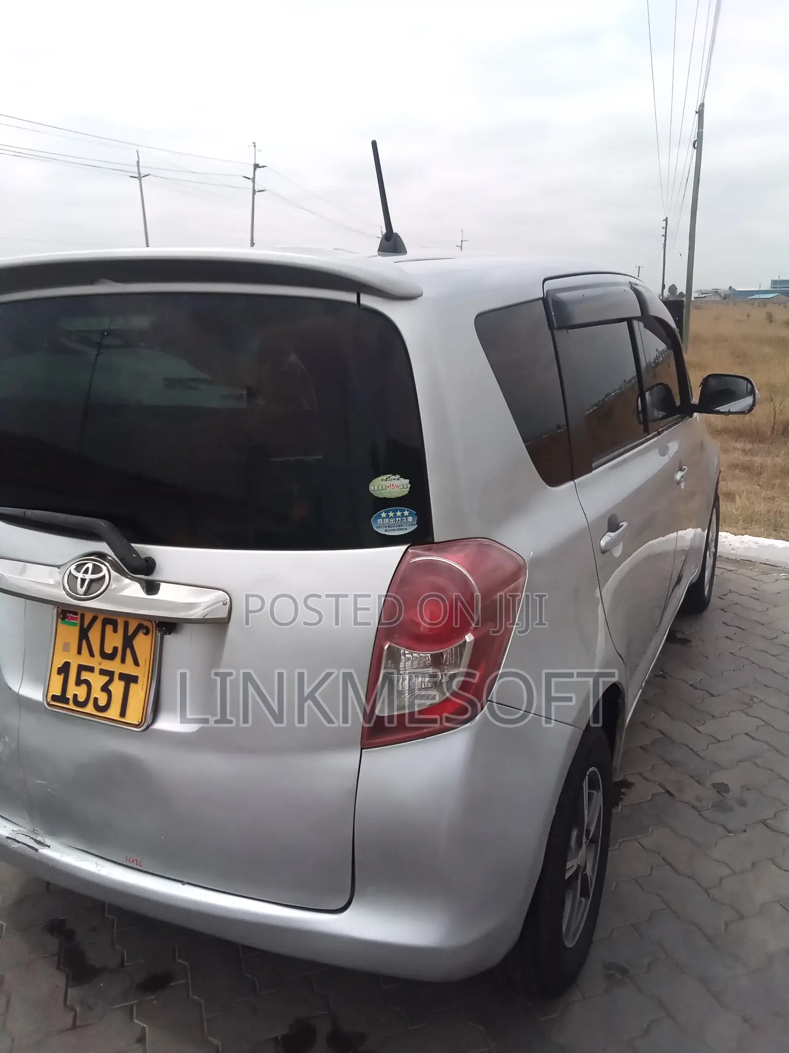Toyota Ractis 2010 Silver