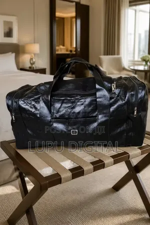 Unisex Large-Capacity Black Siny Polished Leather Travel Duffle Bag