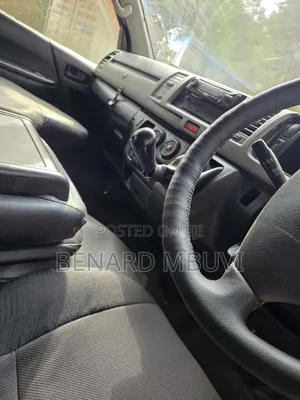 Toyota HiAce 2012 White