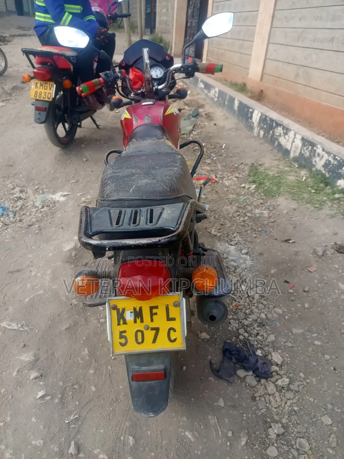 TVS HLX Plus ES 2022 Red