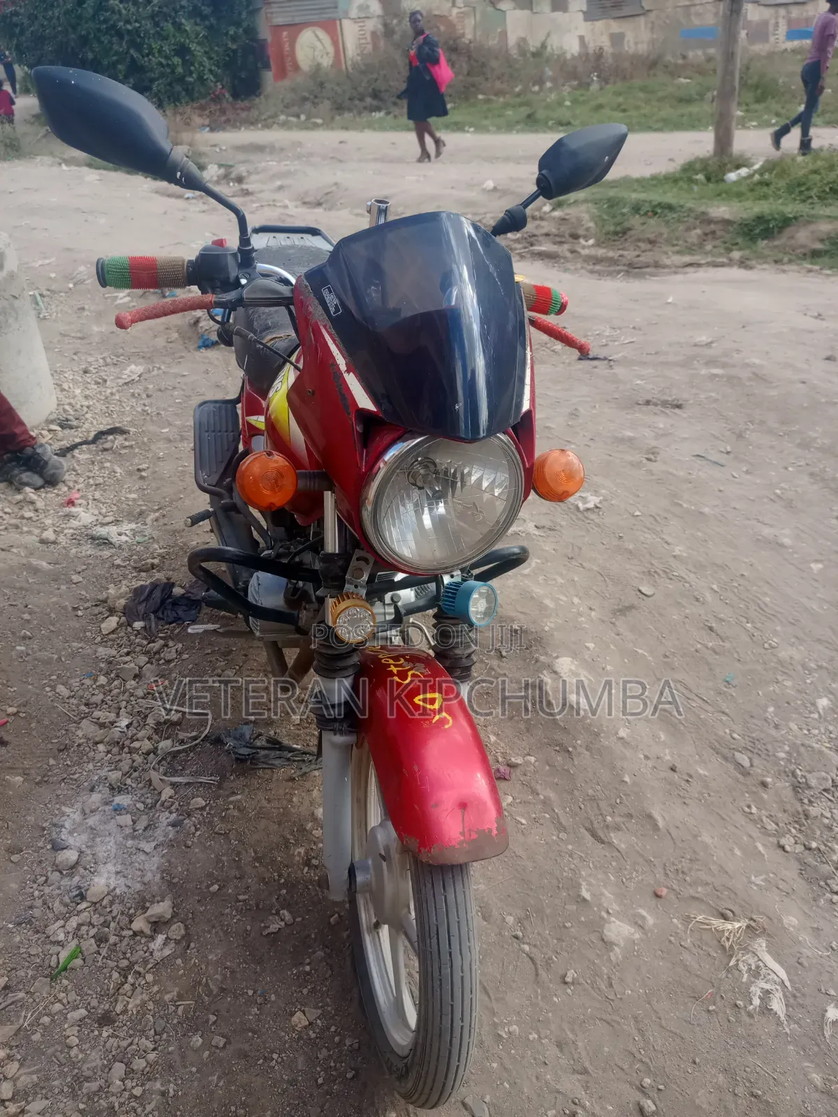 TVS HLX Plus ES 2022 Red