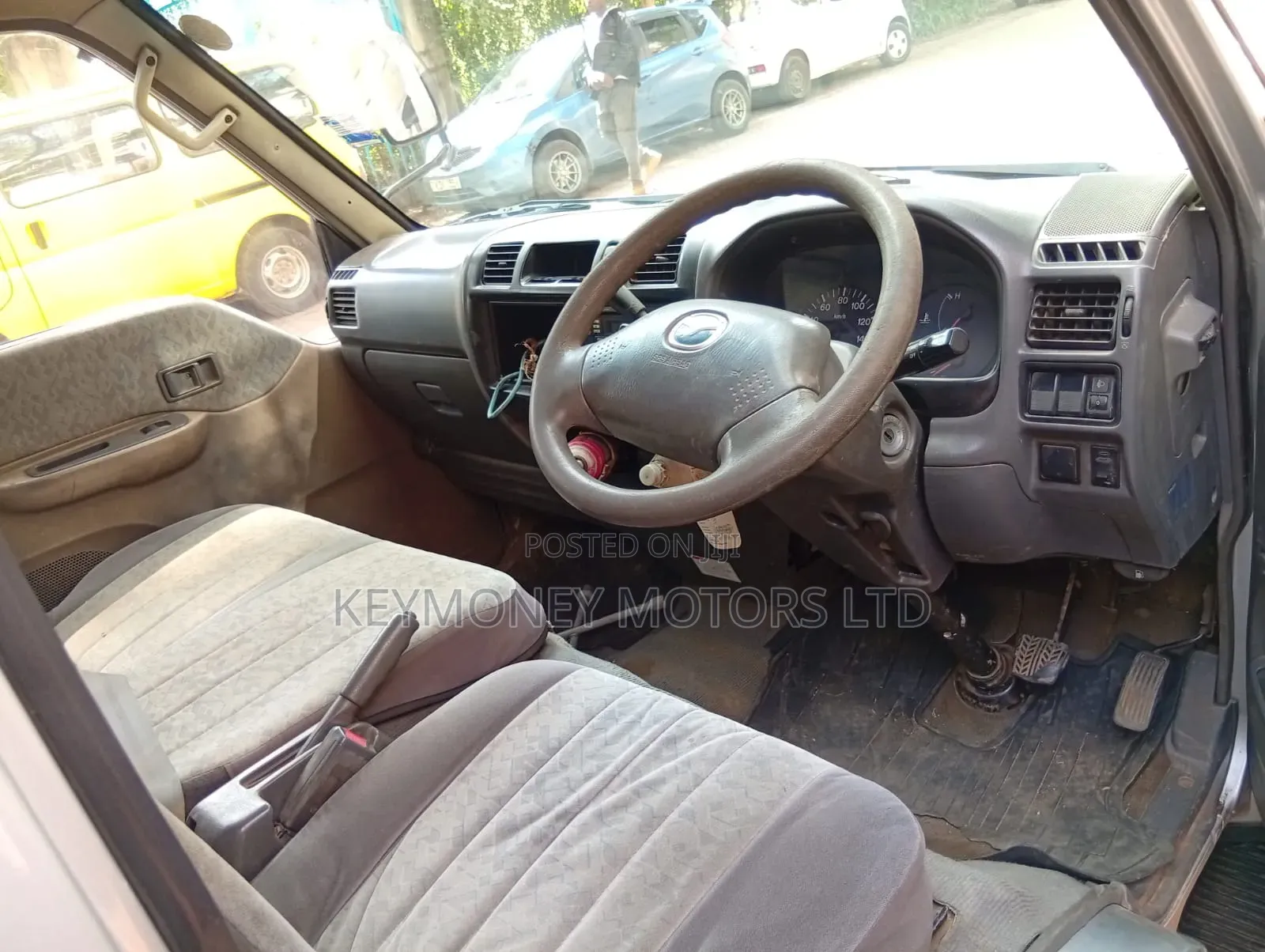 Mazda Bongo 2011 Silver