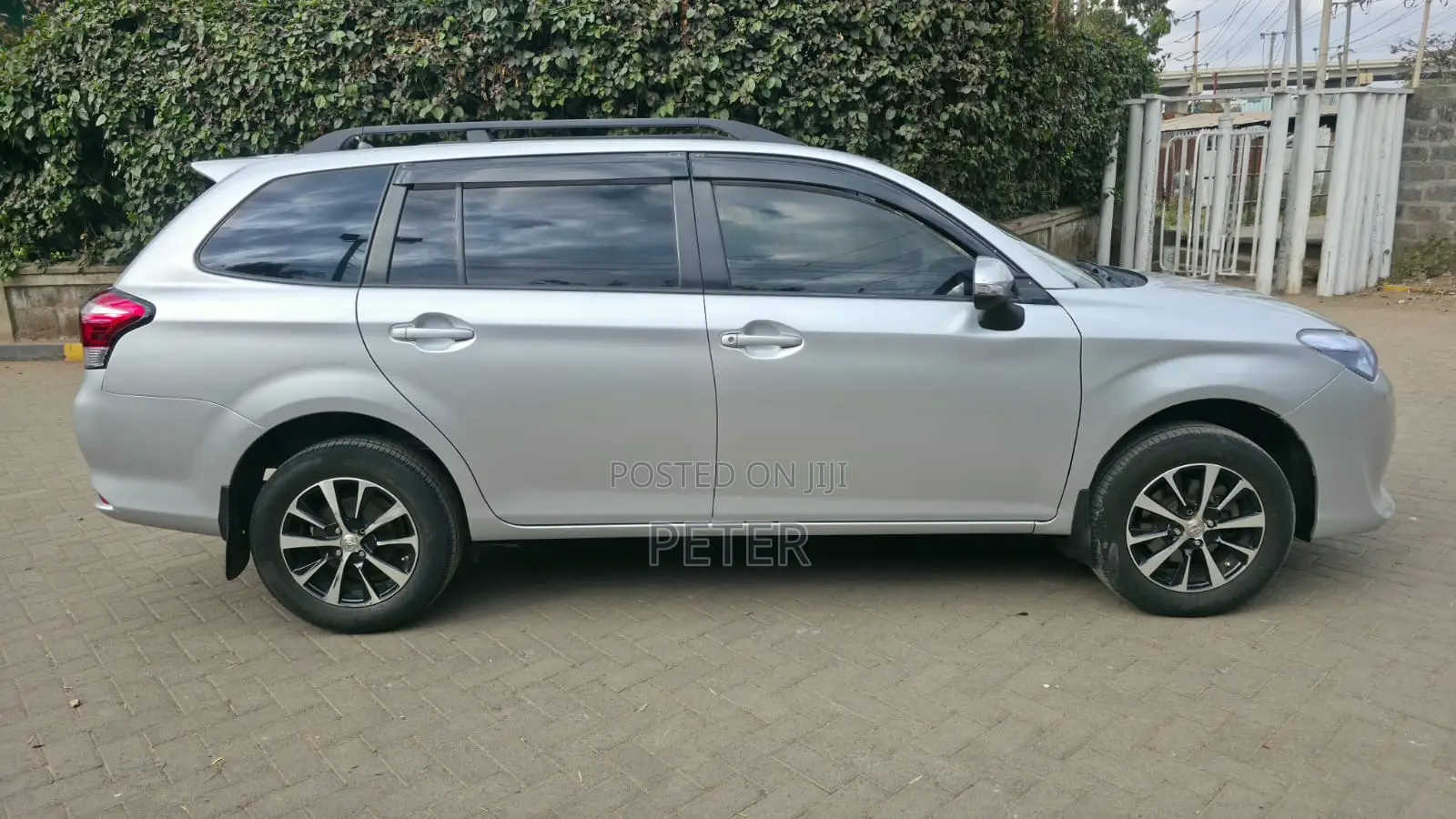 Toyota Corolla Fielder 2015