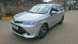 Toyota Corolla Fielder 2015