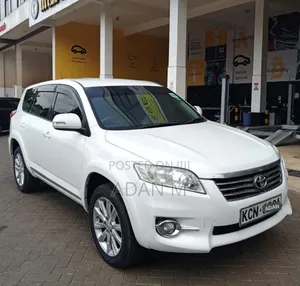 Toyota Vanguard 2010 White