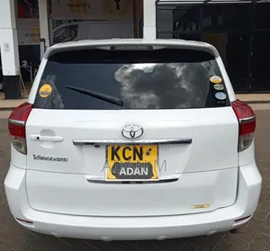 Toyota Vanguard 2010 White