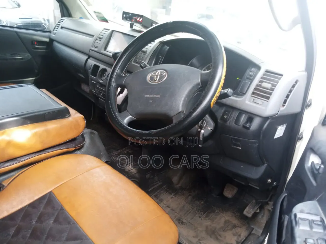 Toyota HiAce 2014 White
