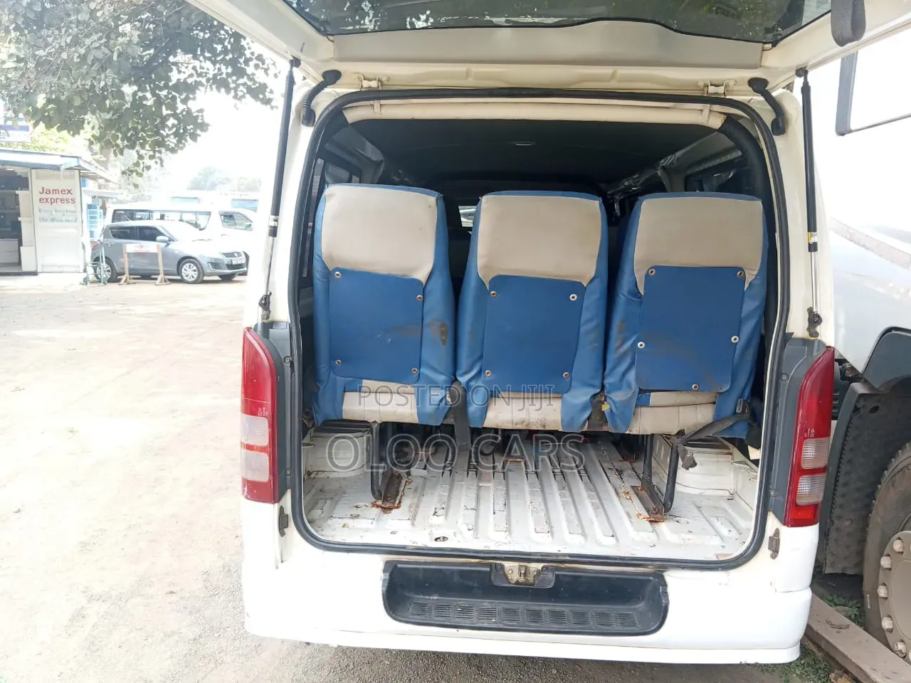 Toyota HiAce 2014 White