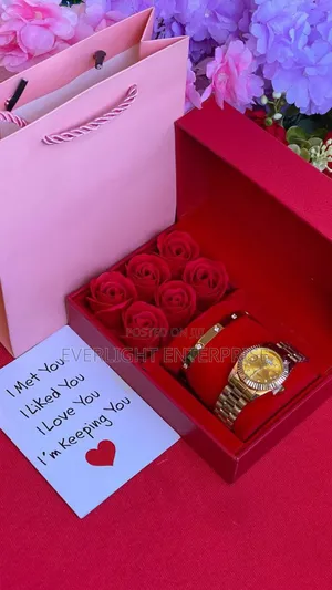New Girlfriends Day Gift Set