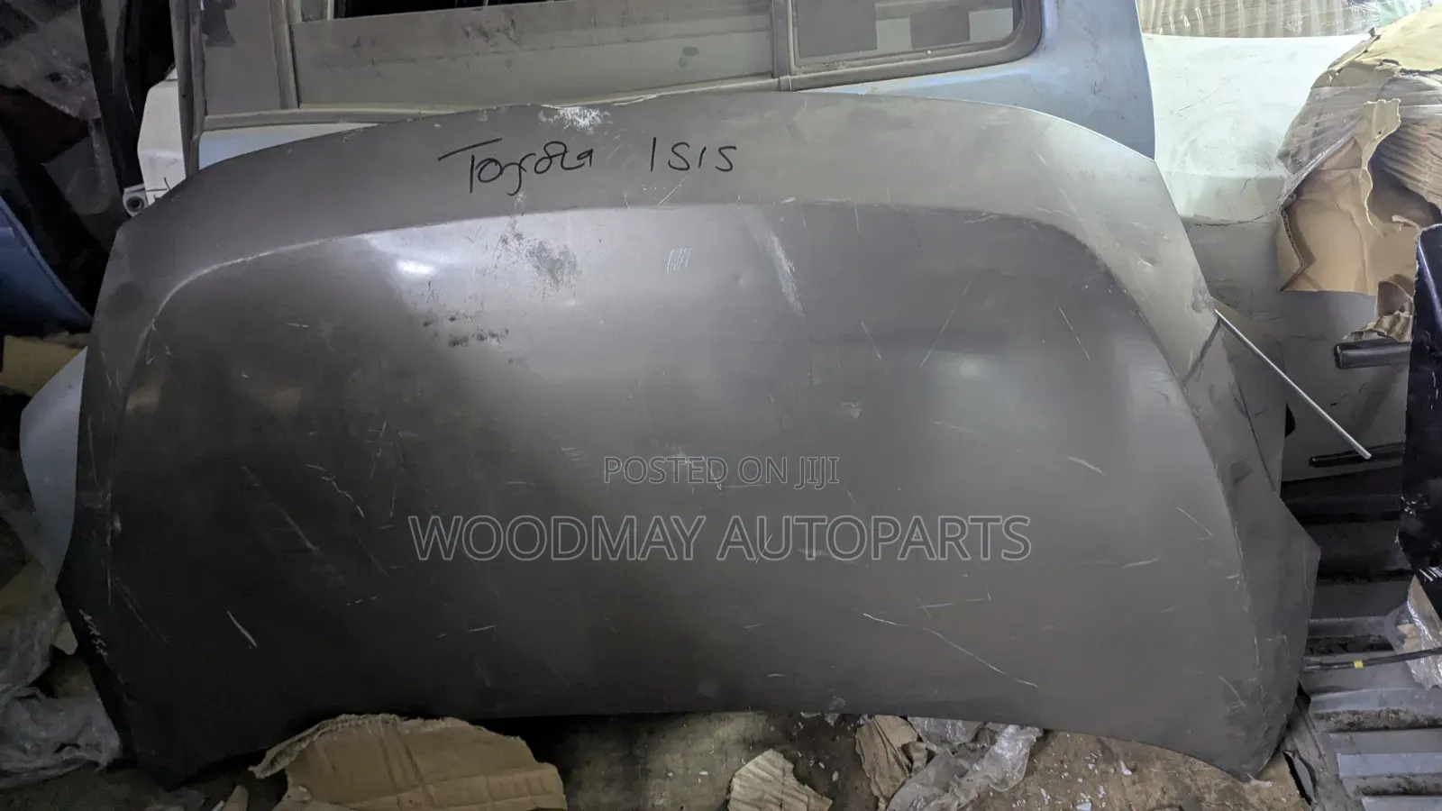 Toyota Isis Bonnet