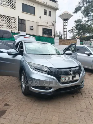 Honda Vezel 2017 Silver
