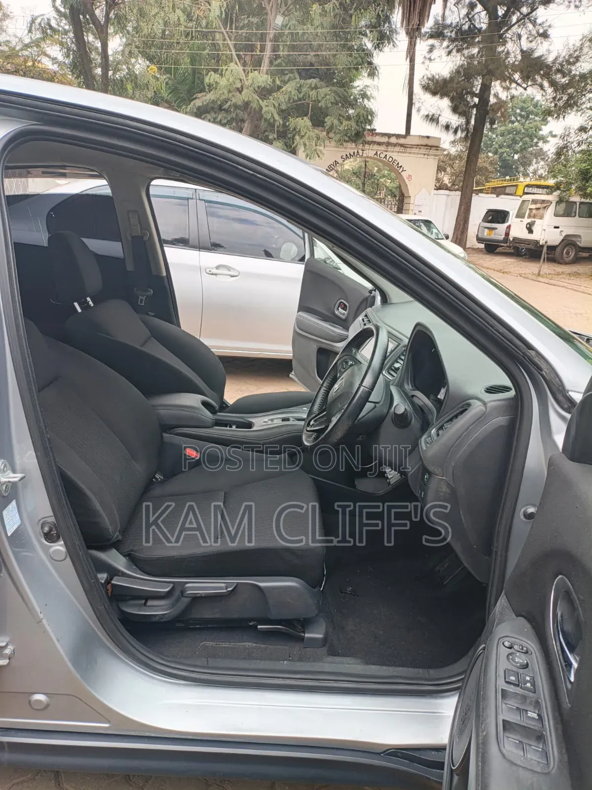 Honda Vezel 2017 Silver