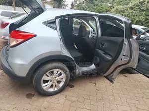 Honda Vezel 2017 Silver