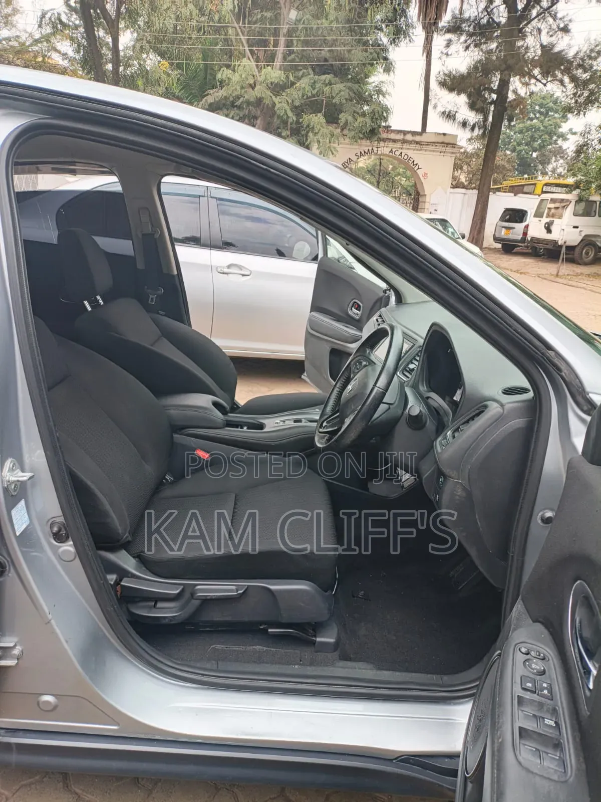 Honda Vezel 2017 Silver