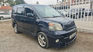 Toyota Voxy 2005 Blue