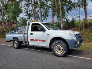 Isuzu D-MAX 2011 White