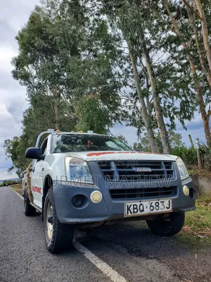 Isuzu D-MAX 2011 White
