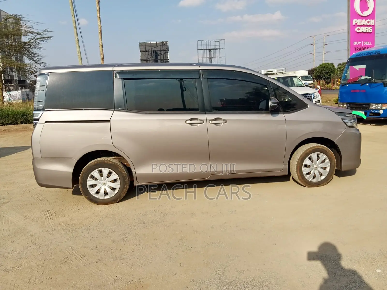 Toyota Voxy 2018