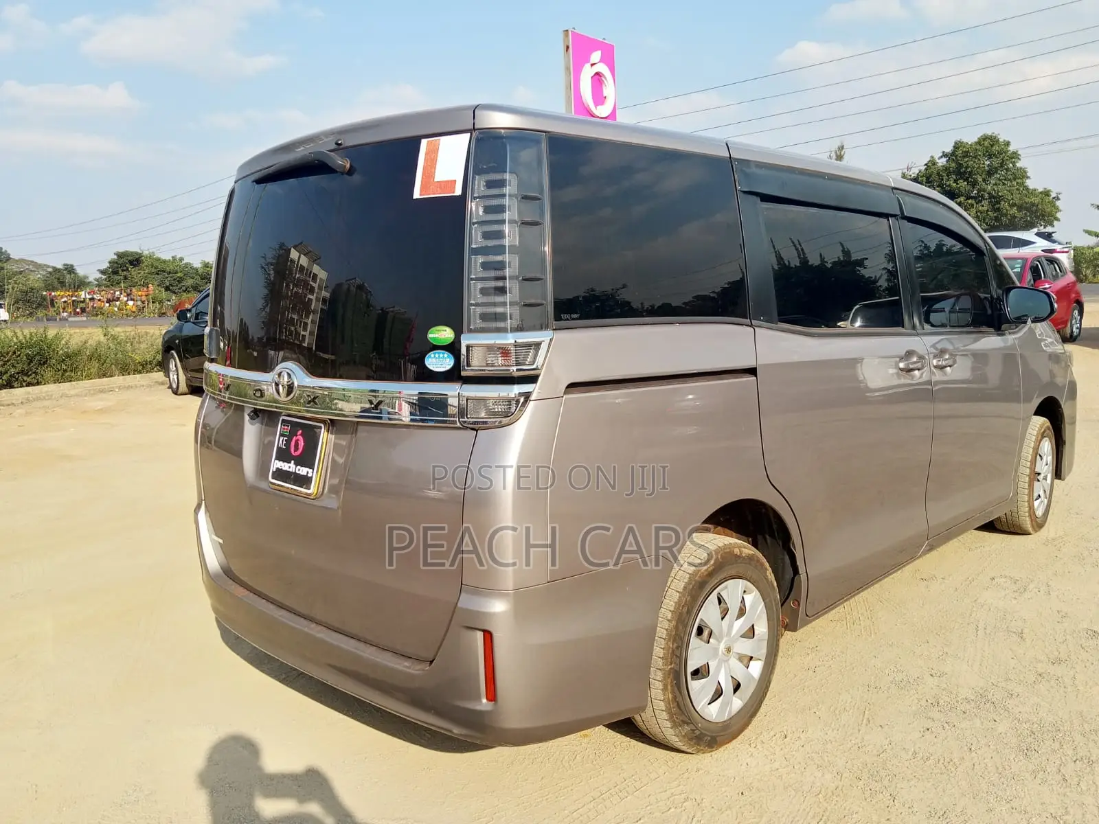 Toyota Voxy 2018