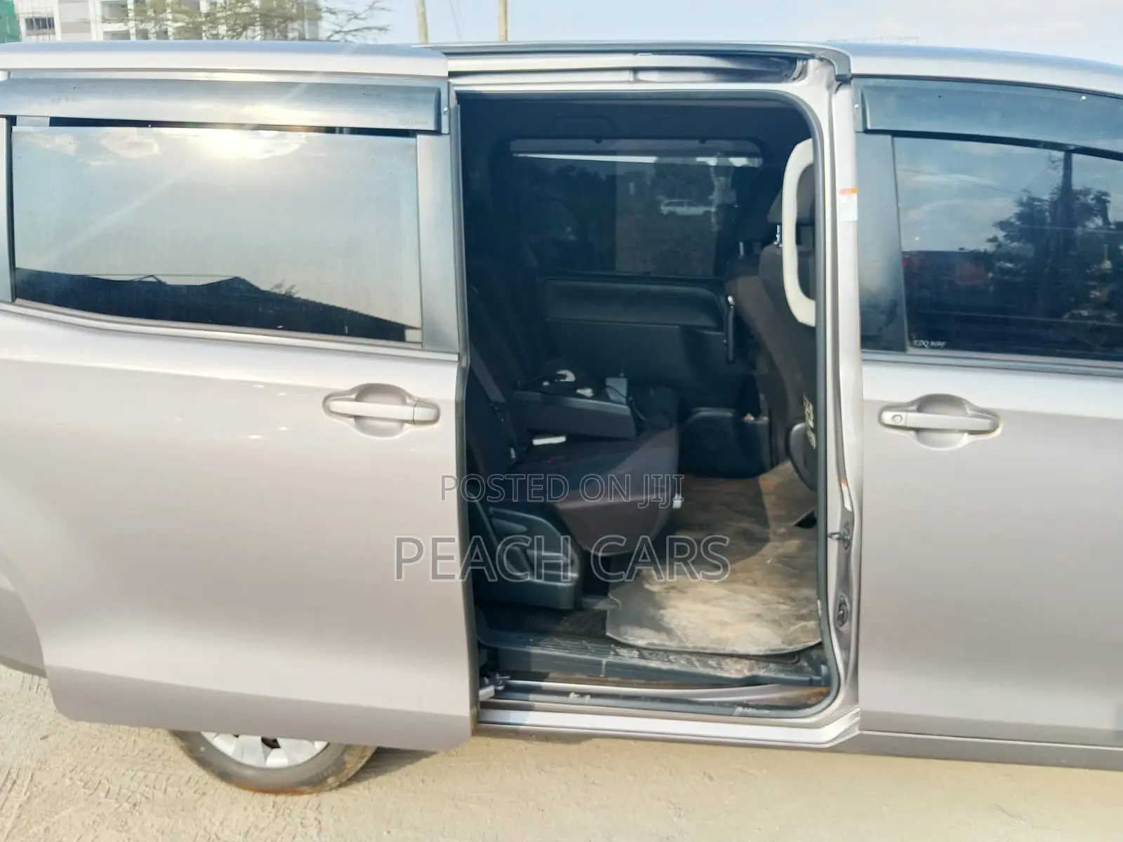 Toyota Voxy 2018