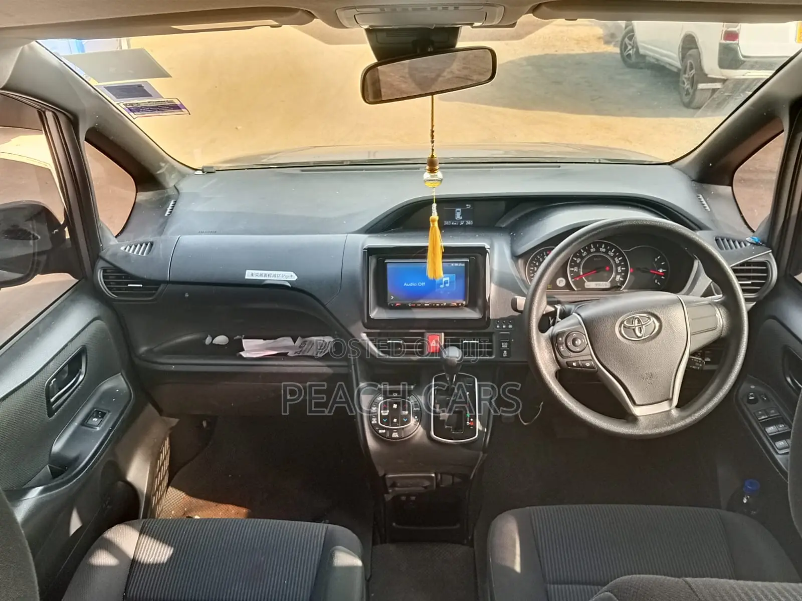 Toyota Voxy 2018