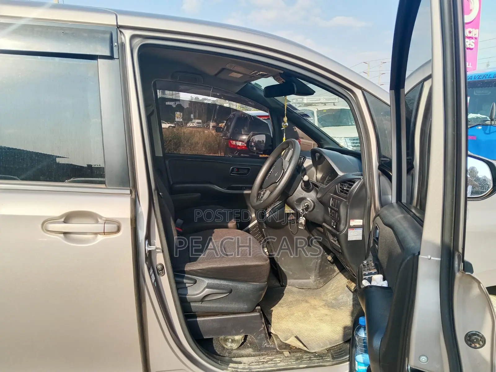 Toyota Voxy 2018