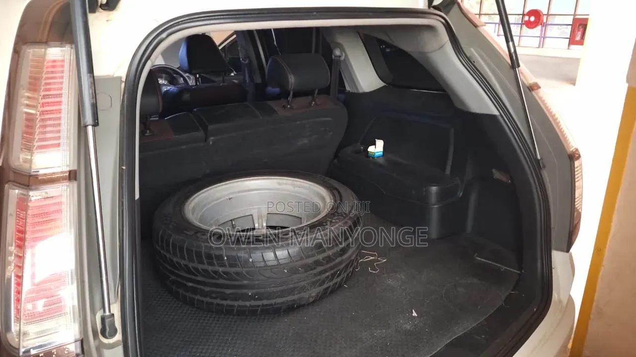 Honda Stream 2011 Pearl