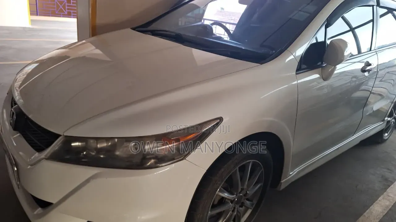 Honda Stream 2011 Pearl