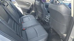 Toyota RAV4 2019 Silver