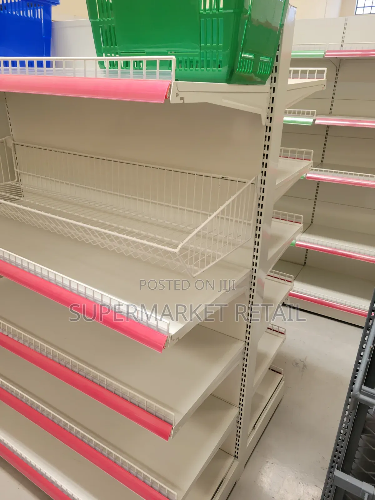 Supermarket Middleshelves