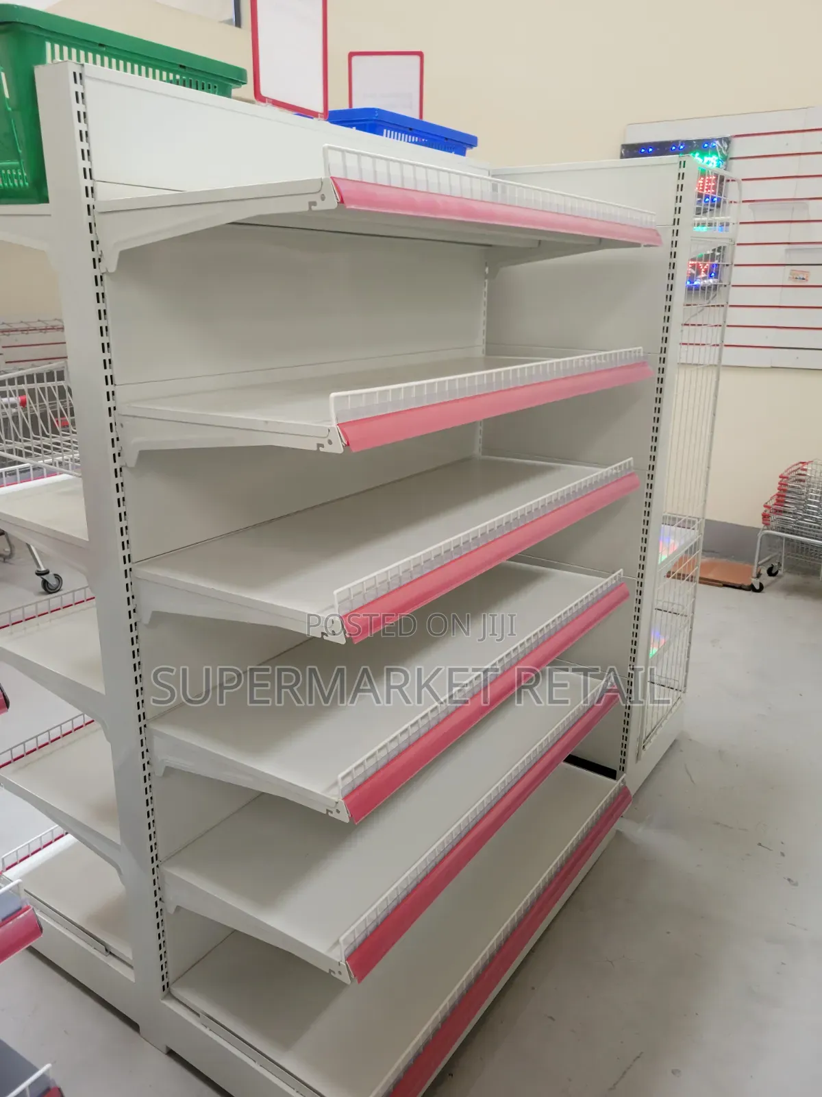 Supermarket Middleshelves