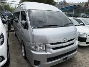 Toyota HiAce 2019 Silver