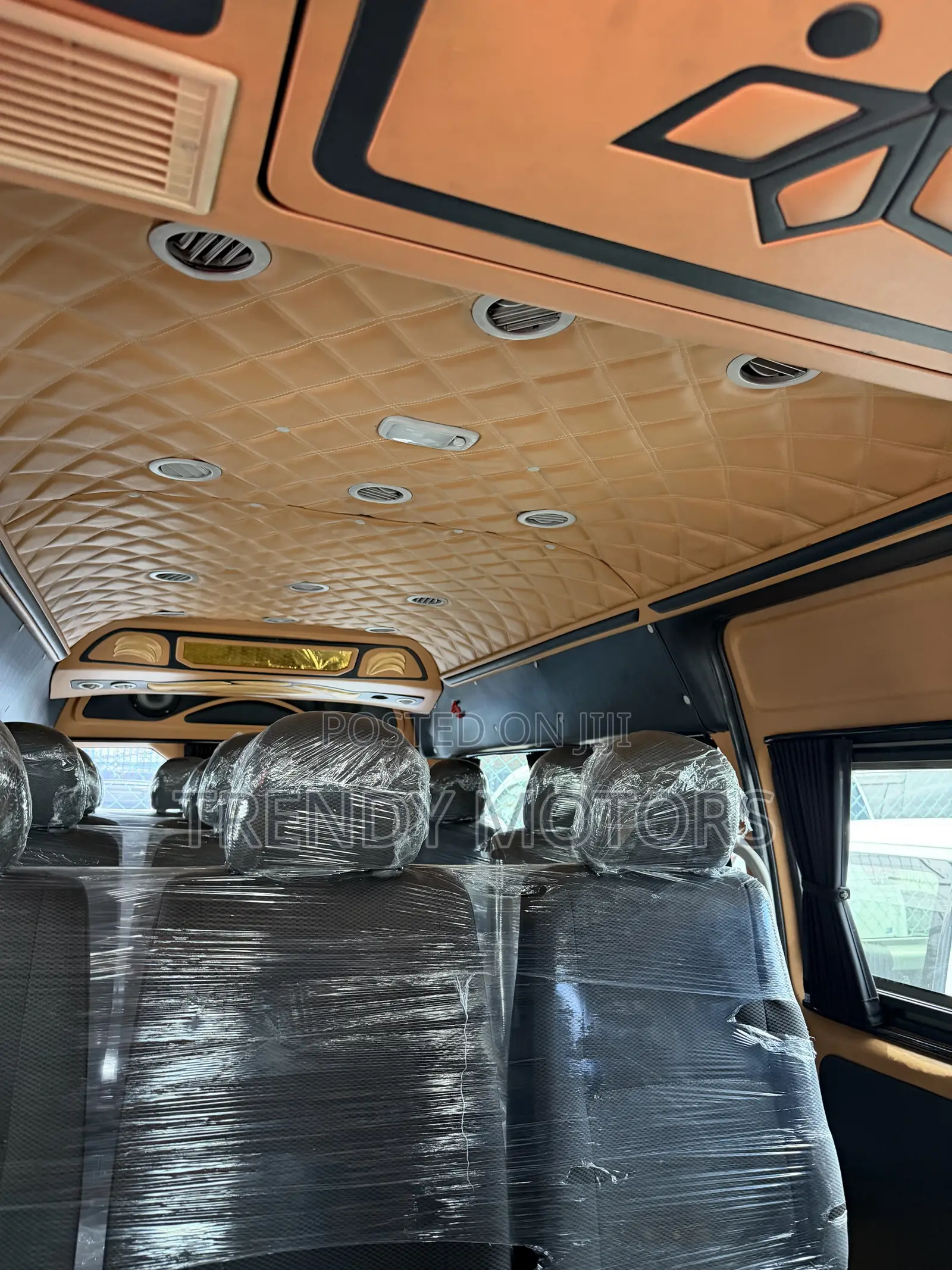 Toyota HiAce 2019 Silver