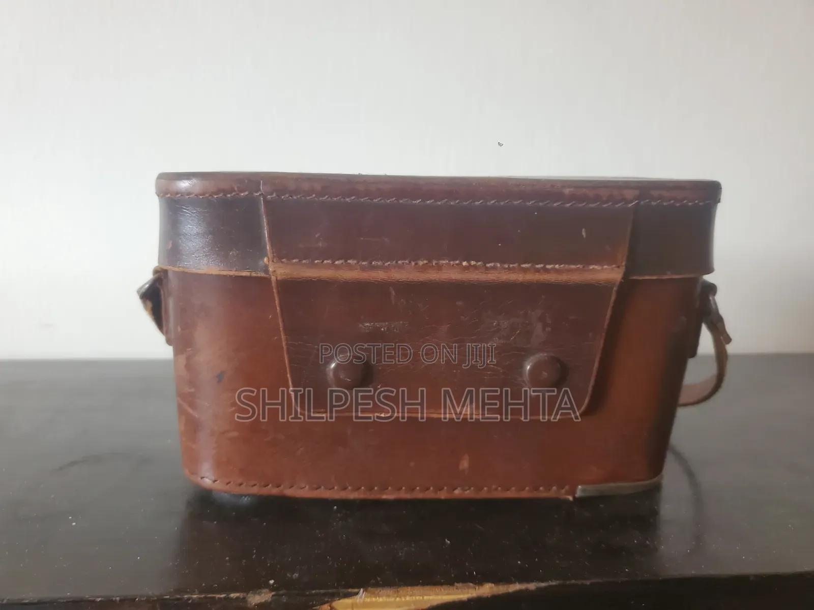 Leather Camera Case. (VOIGLANDER BESSA)