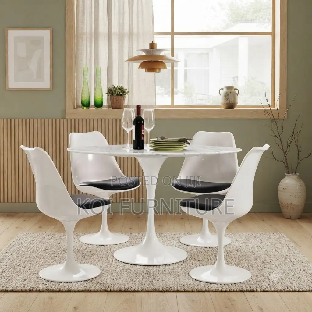 Coffee Table; Round Tulipp Marble Table
